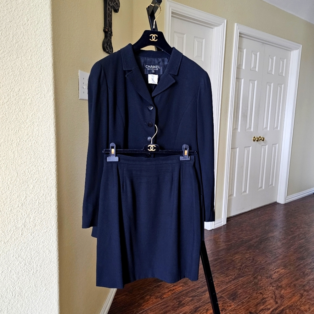 CHANEL 2pc Black Skirt Suit Ensemble Size 40